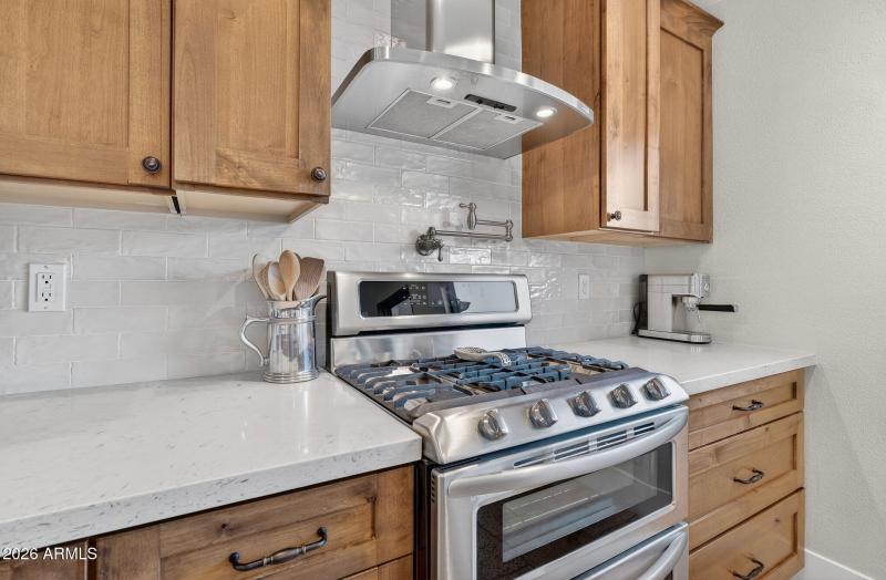 16-web-or-mls-45-E Dixileta Dr