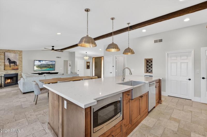 18-web-or-mls-42-E Dixileta Dr