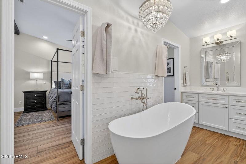 26-web-or-mls-54-E Dixileta Dr