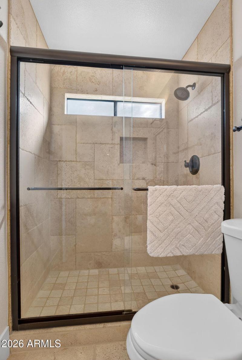 40-web-or-mls-63-E Dixileta Dr