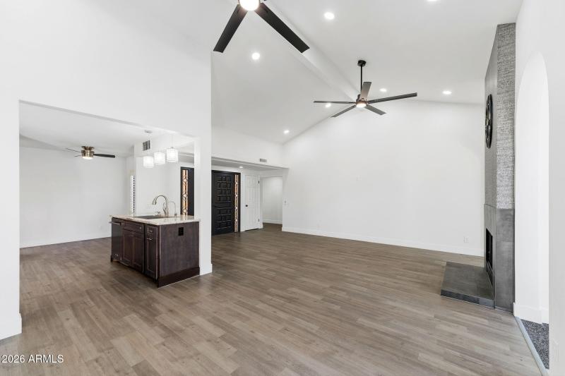 012__10542 E Bellflower Dr