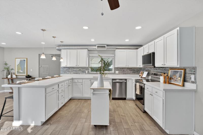 Kitchen – Full Kitchen View