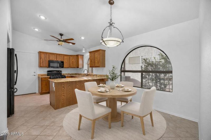 Eat-in-kitchen Virtually Staged