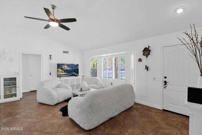 8-web-or-mls-P1448403