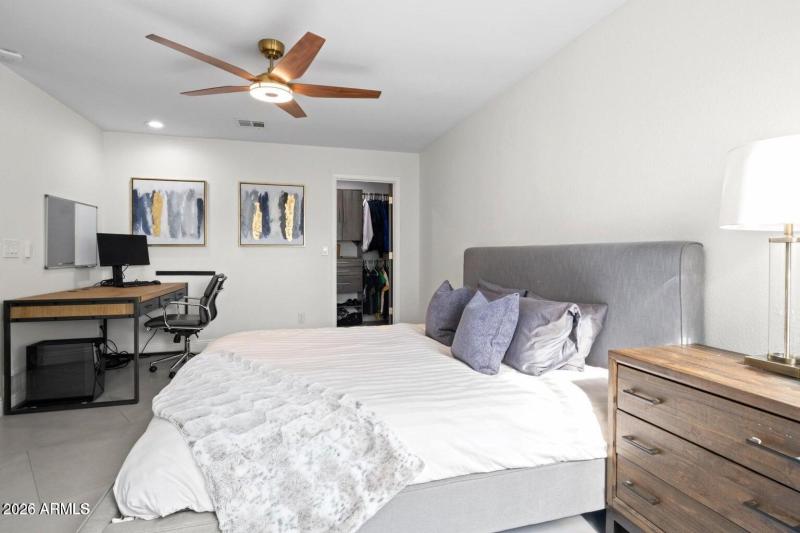 20251011164642000941000000-o