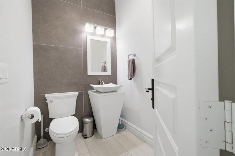 008-8496c3cc-18ae-44a4-9795-ac1c8ee2887f