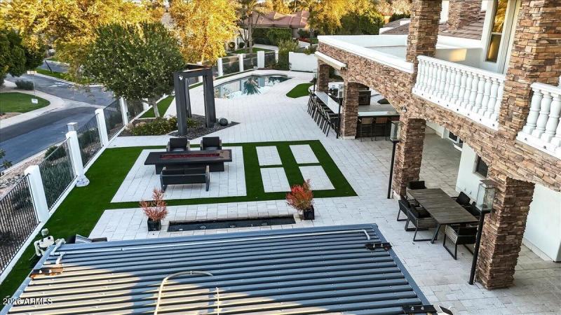 002-7e4cedeb-73dd-44af-9ec6-79eb9d100f45