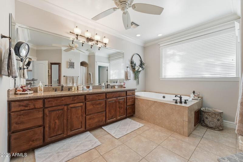 024-primary-bathroom