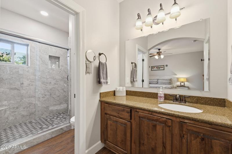 058-guest-house-primary-bathroom