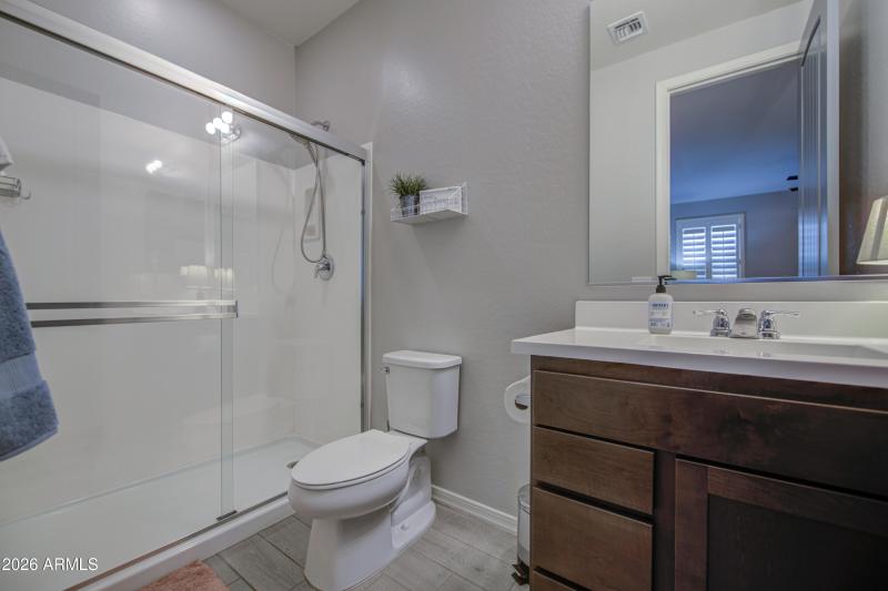 Bathroom 2-pic 2 (1)