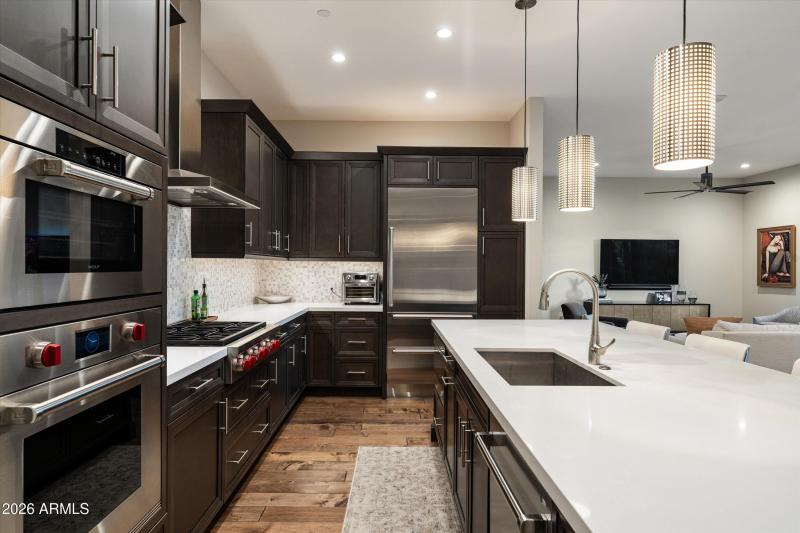 True chef's kitchen w/ Wolf and Sub-Zero