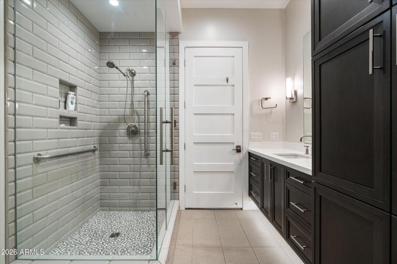 Guest Bedroom En Suite