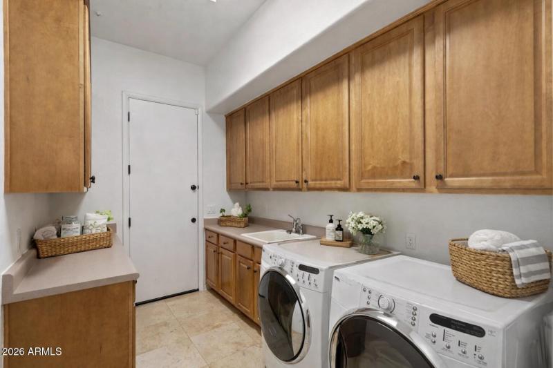 Oversized Laundryroom