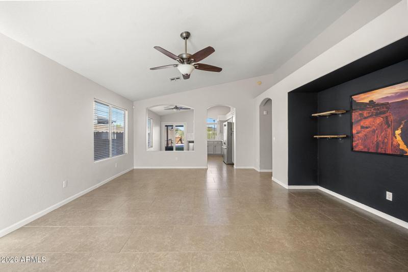 6-web-or-mls-2040-e-angela-dr