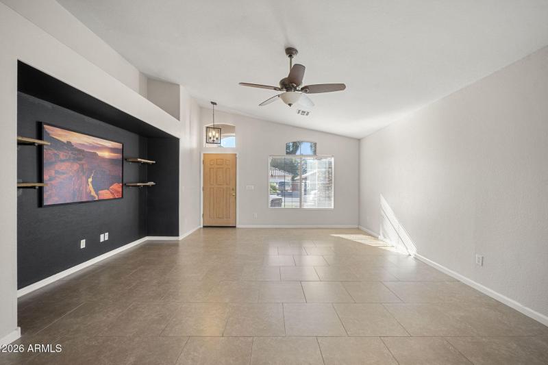 7-web-or-mls-2040-e-angela-dr