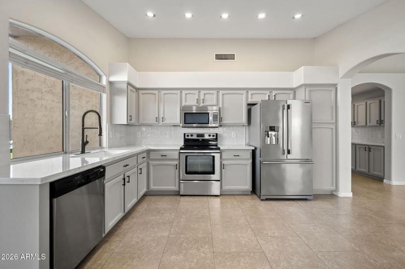 12-web-or-mls-2040-e-angela-dr