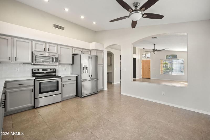 13-web-or-mls-2040-e-angela-dr