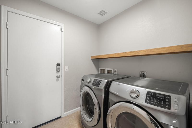 15-web-or-mls-2040-e-angela-dr