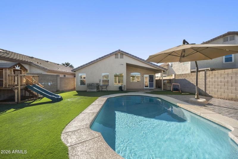 31-web-or-mls-2040-e-angela-dr