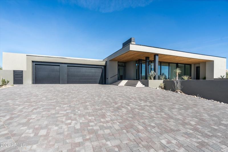 044_Exterior Entrance