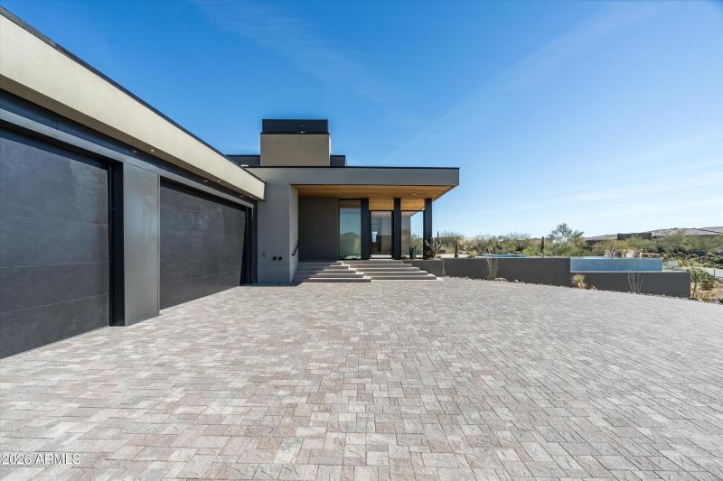 045_Exterior Entrance