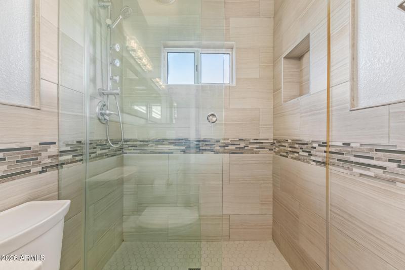 27 - Paradise Village