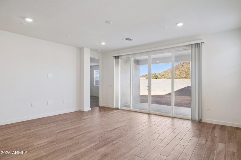 11-web-or-mls-2544-villa-linda-dr