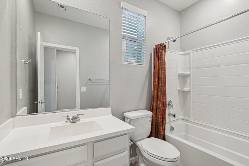 27-web-or-mls-W Myrtle Ct-S1401-025