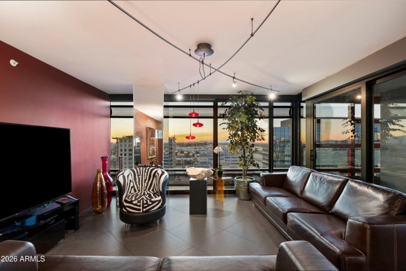 9) 66315-695053441bb36