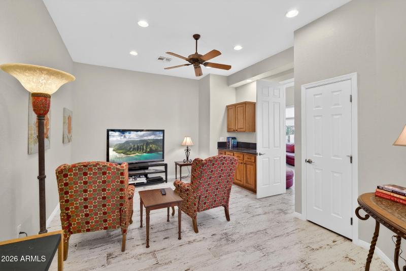 19-web-or-mls-23- E Eagle Crest Dr