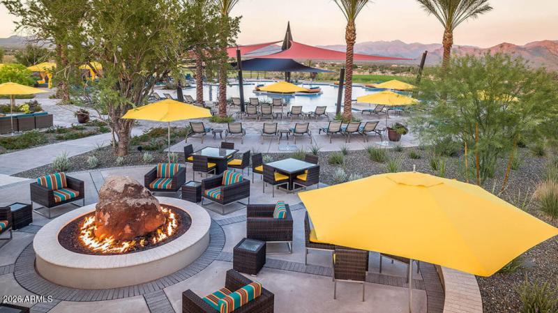 Eddy's Fire Pit and Pool