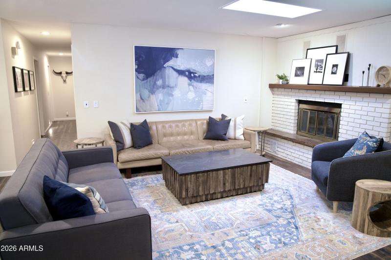 6AF32C71-998F-42F5-AF52-54BC288AC2D5