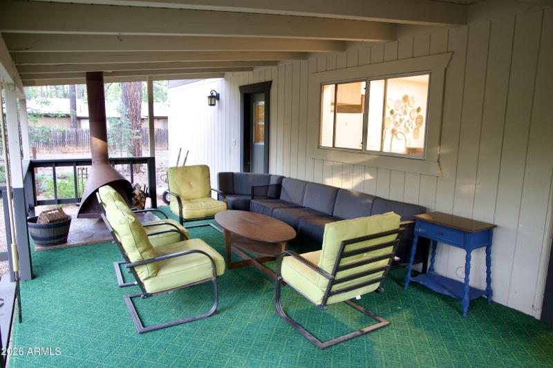 D8FADE06-501E-47F7-A444-D41D128E5708