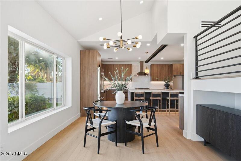 14-10555 E Bella Vista Dr_RedHogMedia