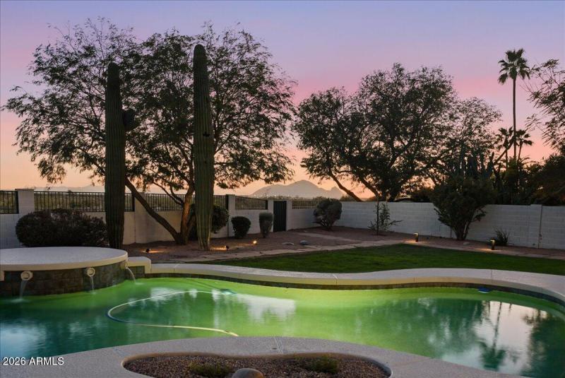 61-10555 E Bella Vista Dr_RedHogMedia