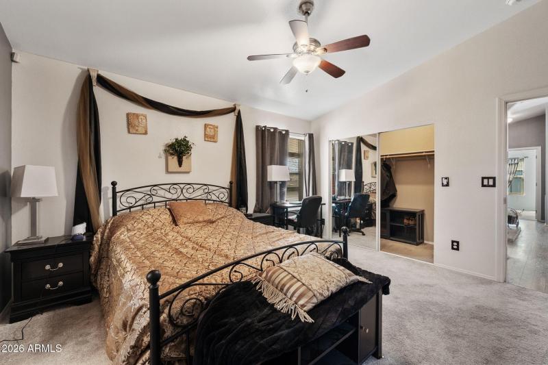 22-Primary Bedroom (2)