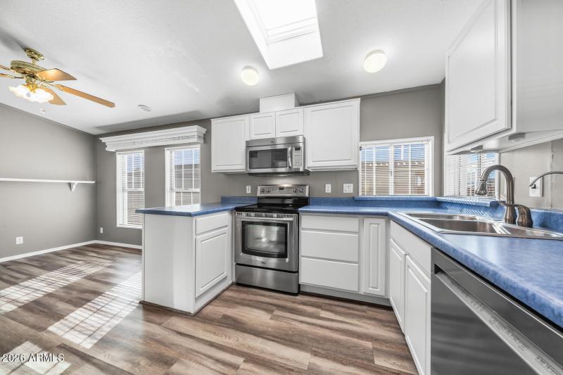 Lot 39039-016-019-1500x1000