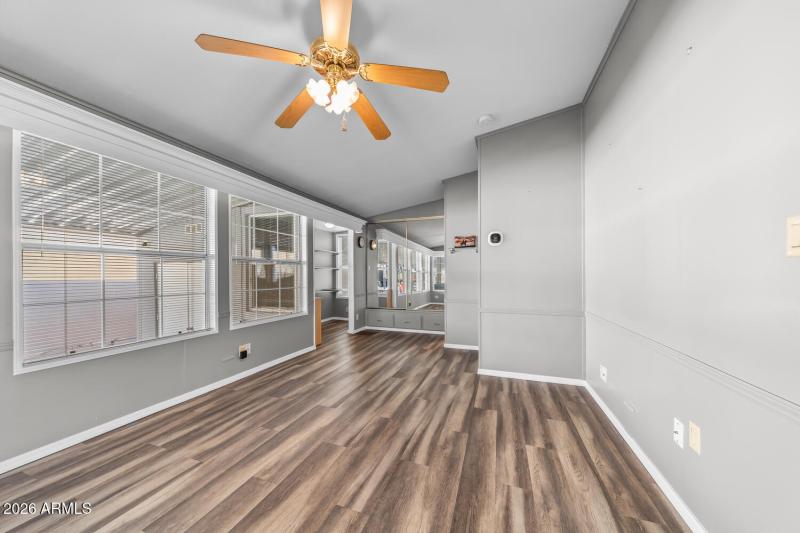 Lot 39055-009-002-1500x1000