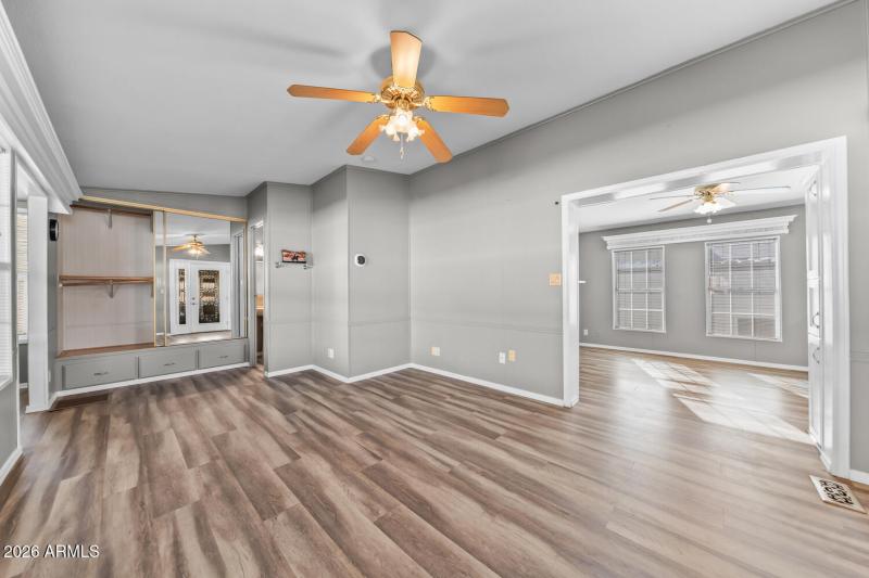 Lot 39060-012-014-1500x1000