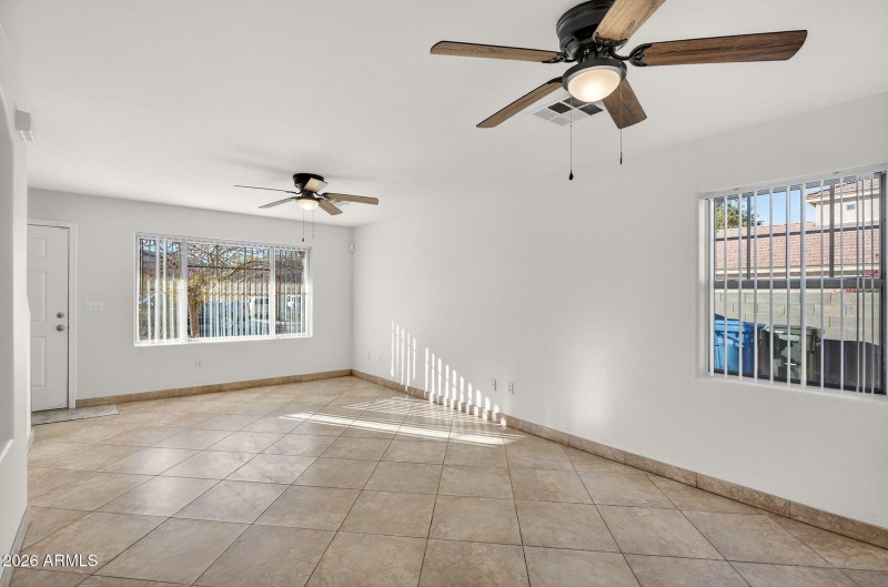 6-web-or-mls-06-W Darrow St