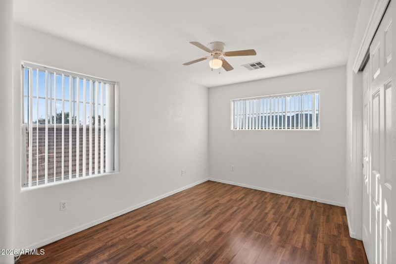 15-web-or-mls-15-W Darrow St