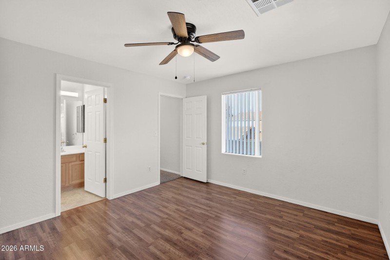 16-web-or-mls-21-W Darrow St