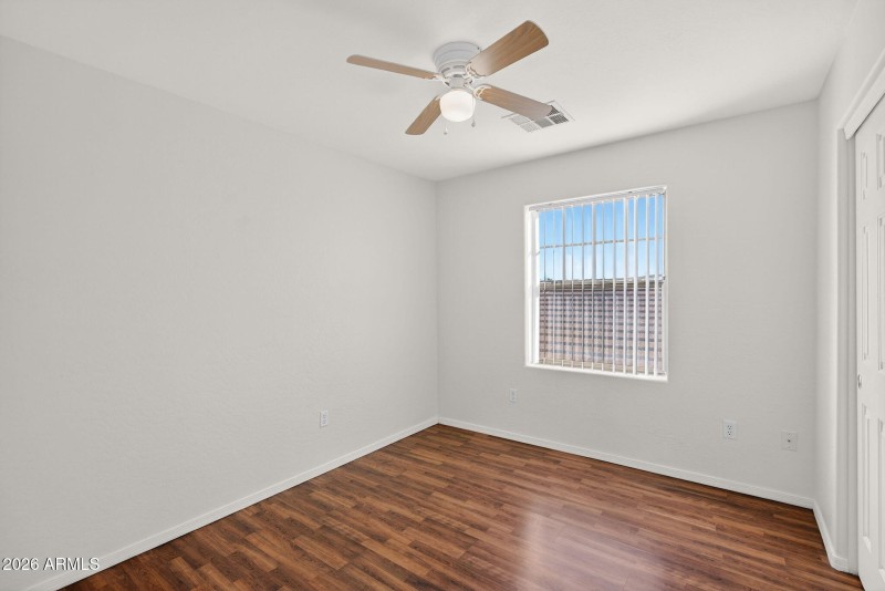 22-web-or-mls-17-W Darrow St