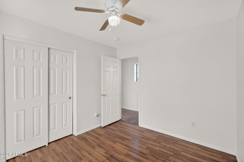 23-web-or-mls-18-W Darrow St