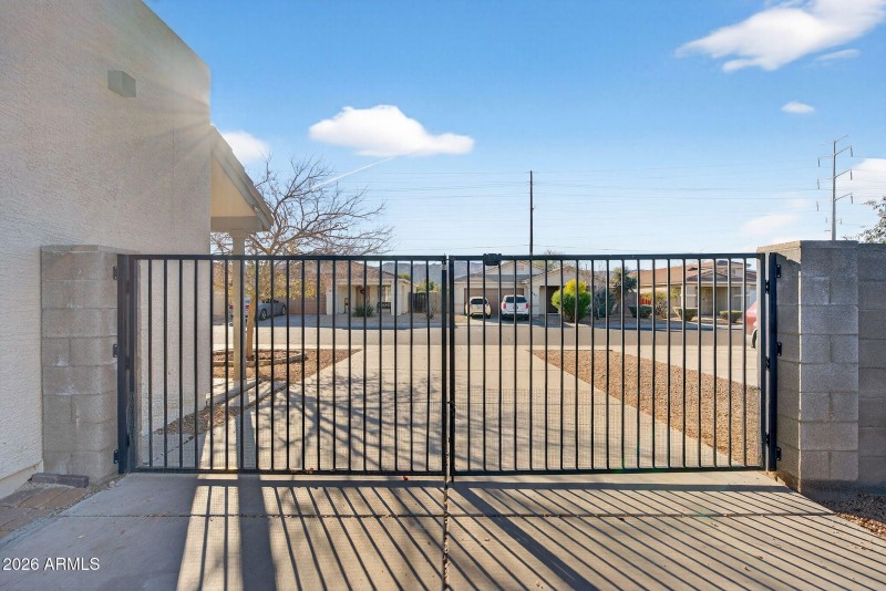 32-web-or-mls-32-W Darrow St