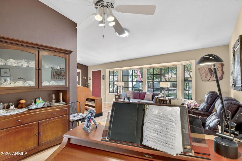 8-web-or-mls-07- Bolero Dr