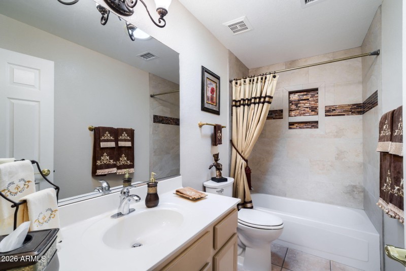 023__458 W Smoke Tree Rd