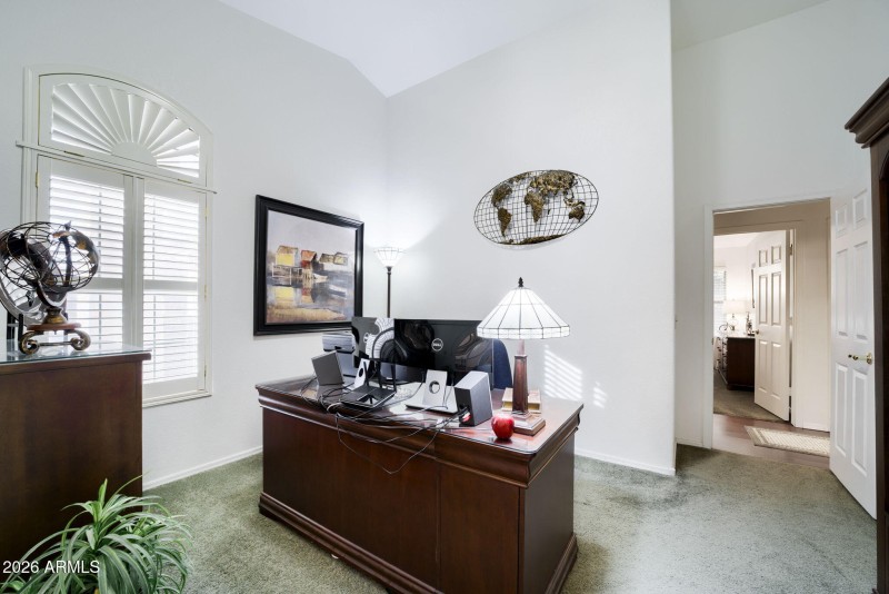 025__458 W Smoke Tree Rd