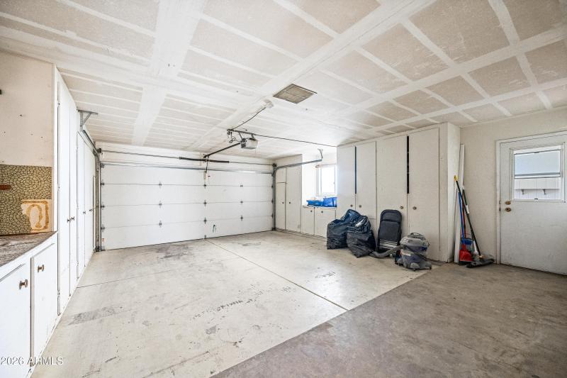 36-17056N107thA-ocupix-