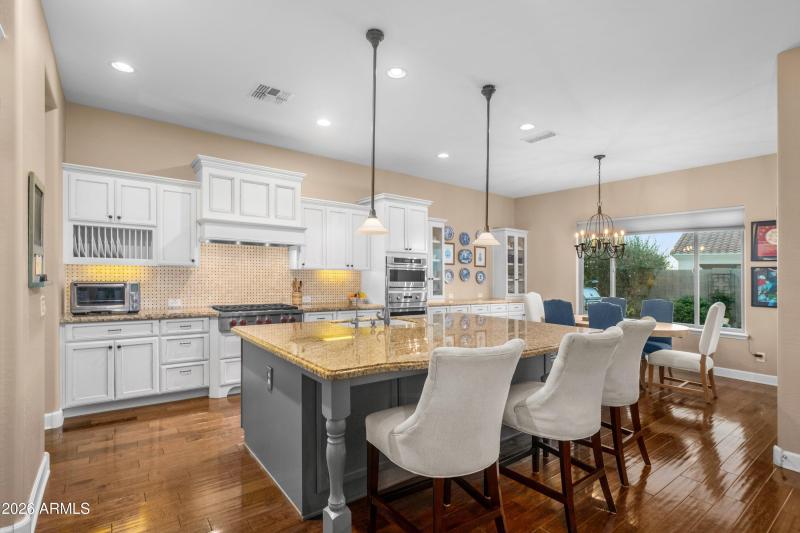 17-3738-E-Riopelle-Ave-16